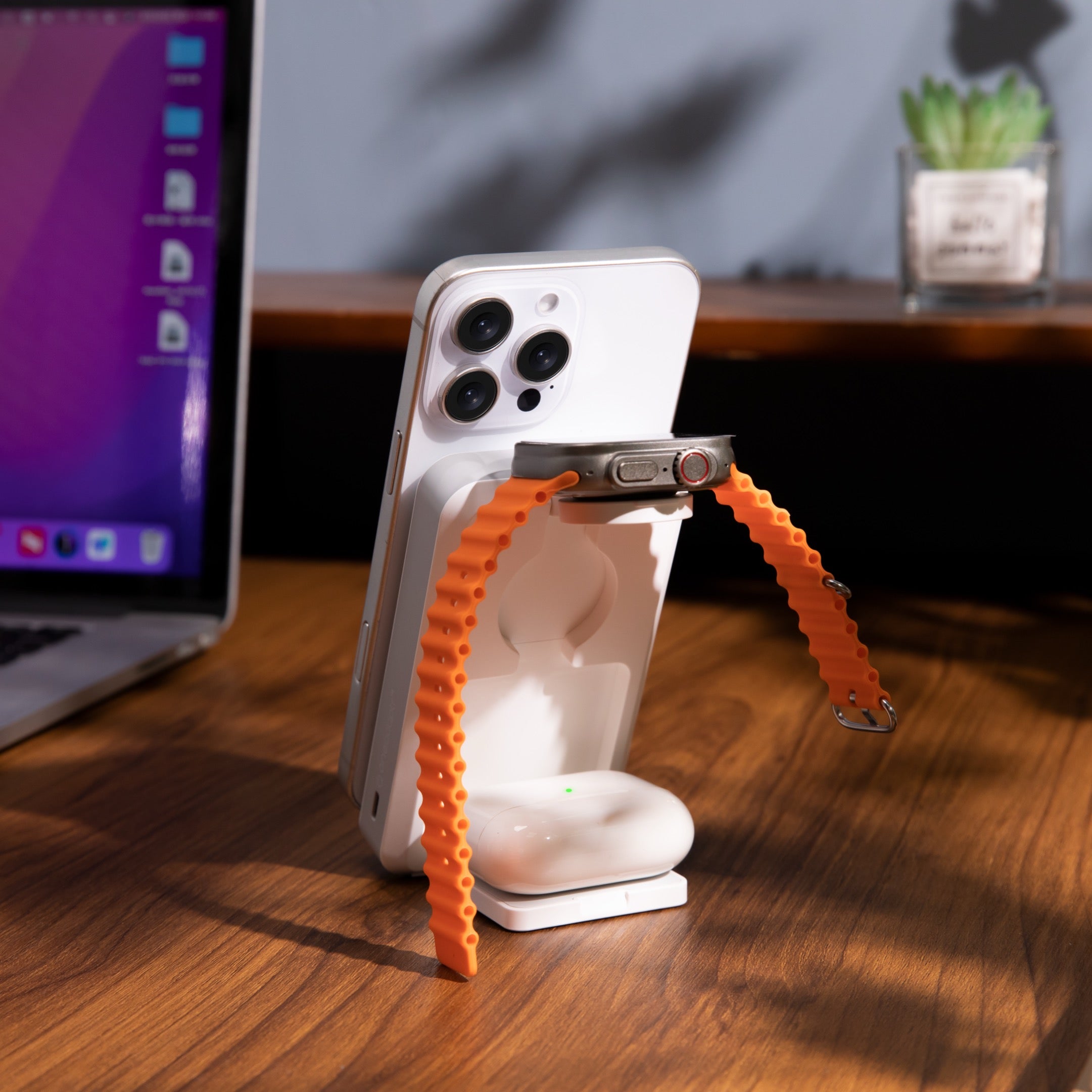 5-in-1 MagSafe Wireless Charging Stand & Power Bank