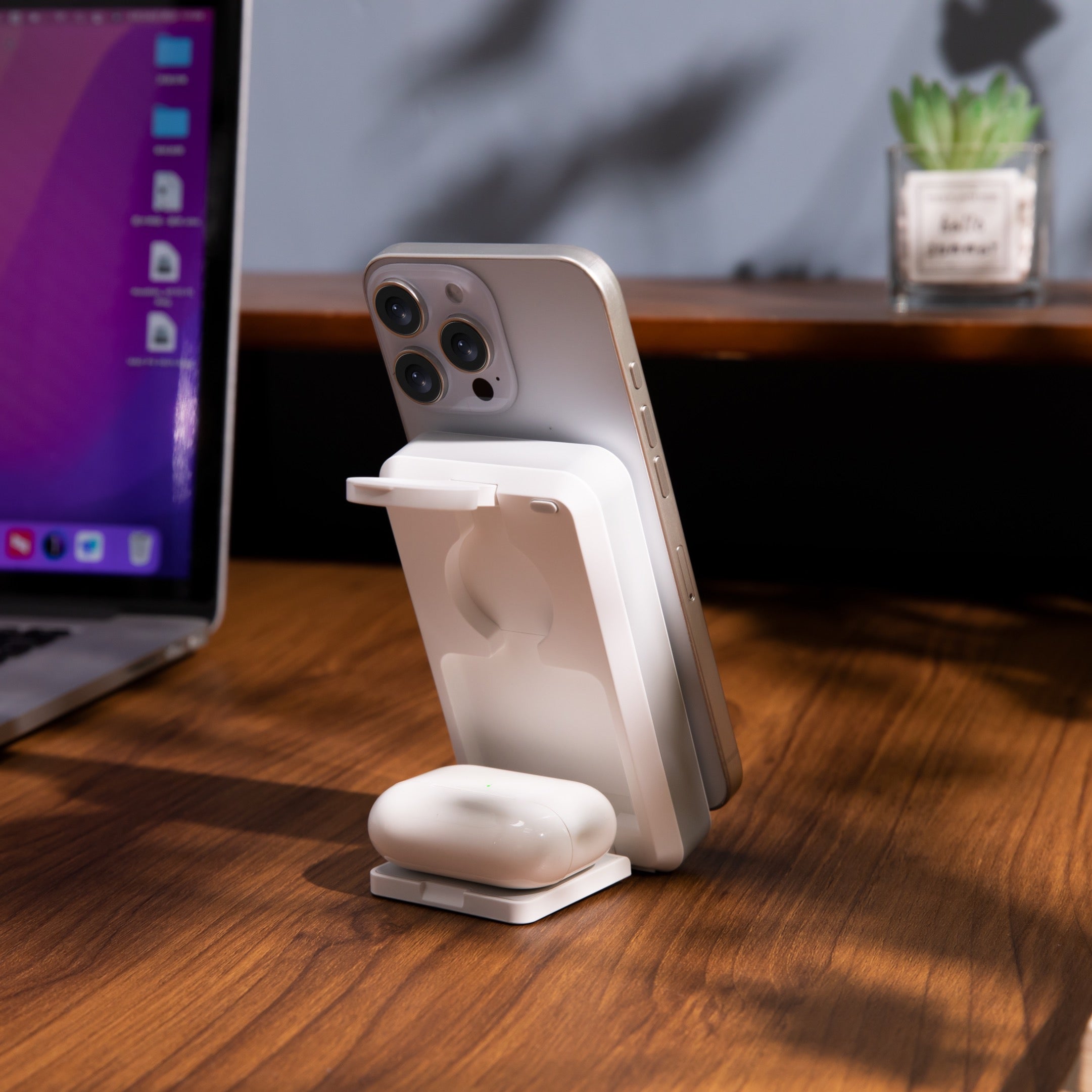 5-in-1 MagSafe Wireless Charging Stand & Power Bank