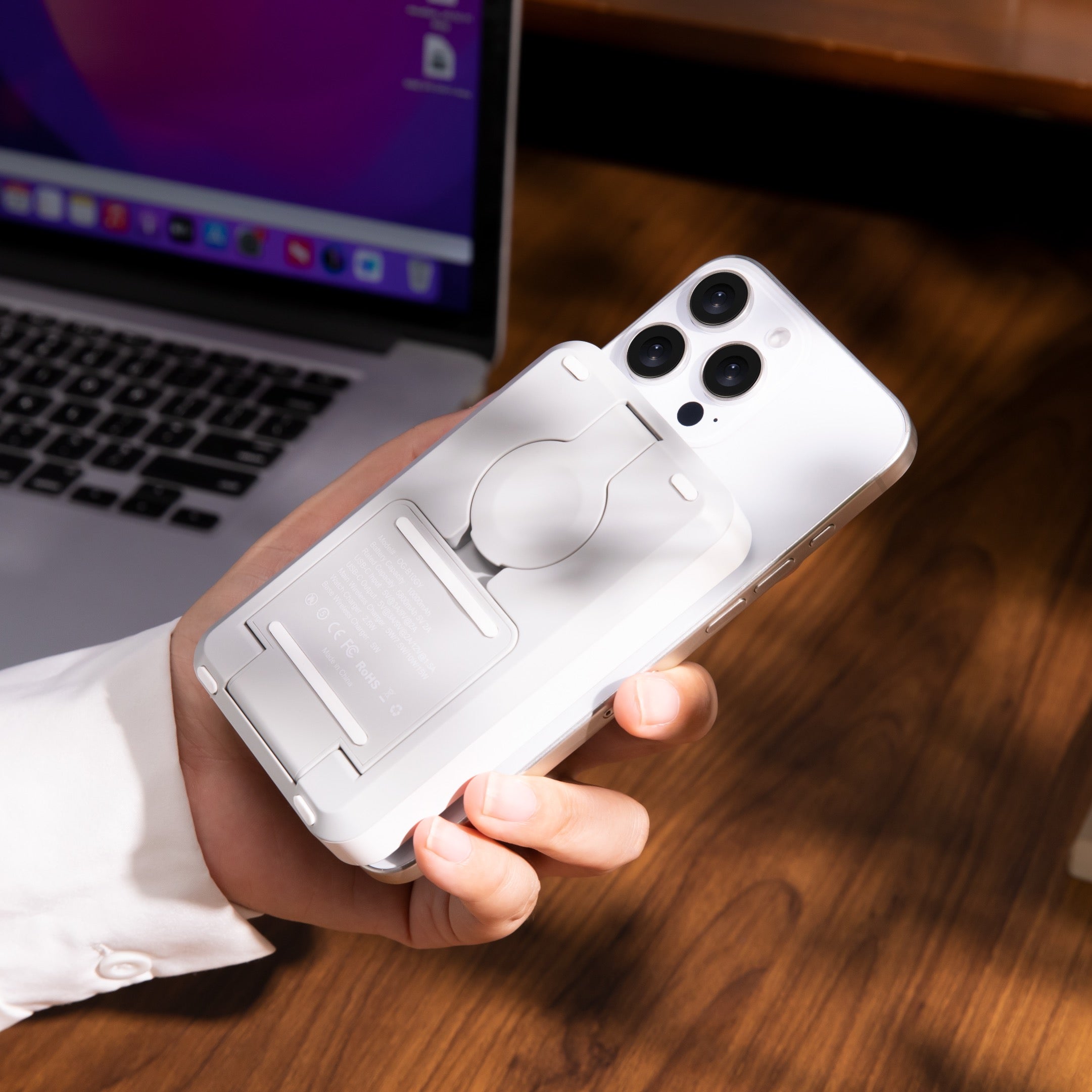 5-in-1 MagSafe Wireless Charging Stand & Power Bank